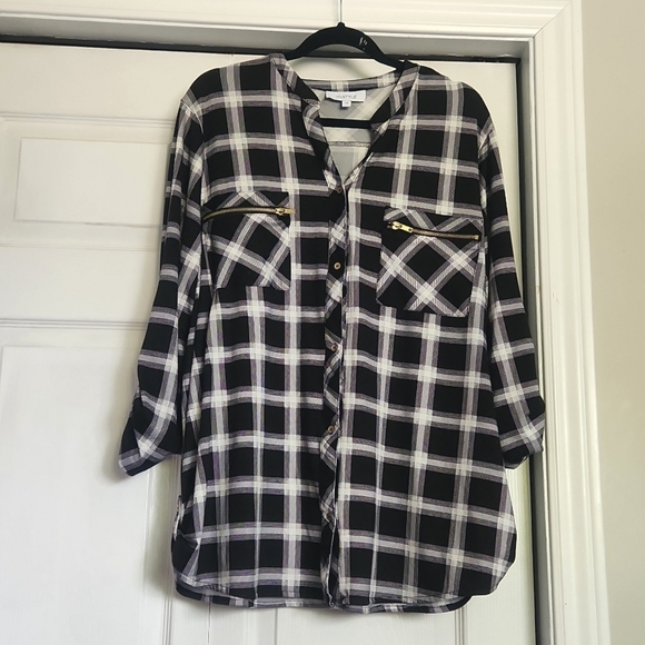 Plaid Stretchy Button Up Top - Picture 2 of 7